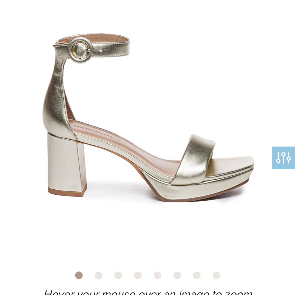 Bernardo Carla sandal in Champagne.Brand new in box.